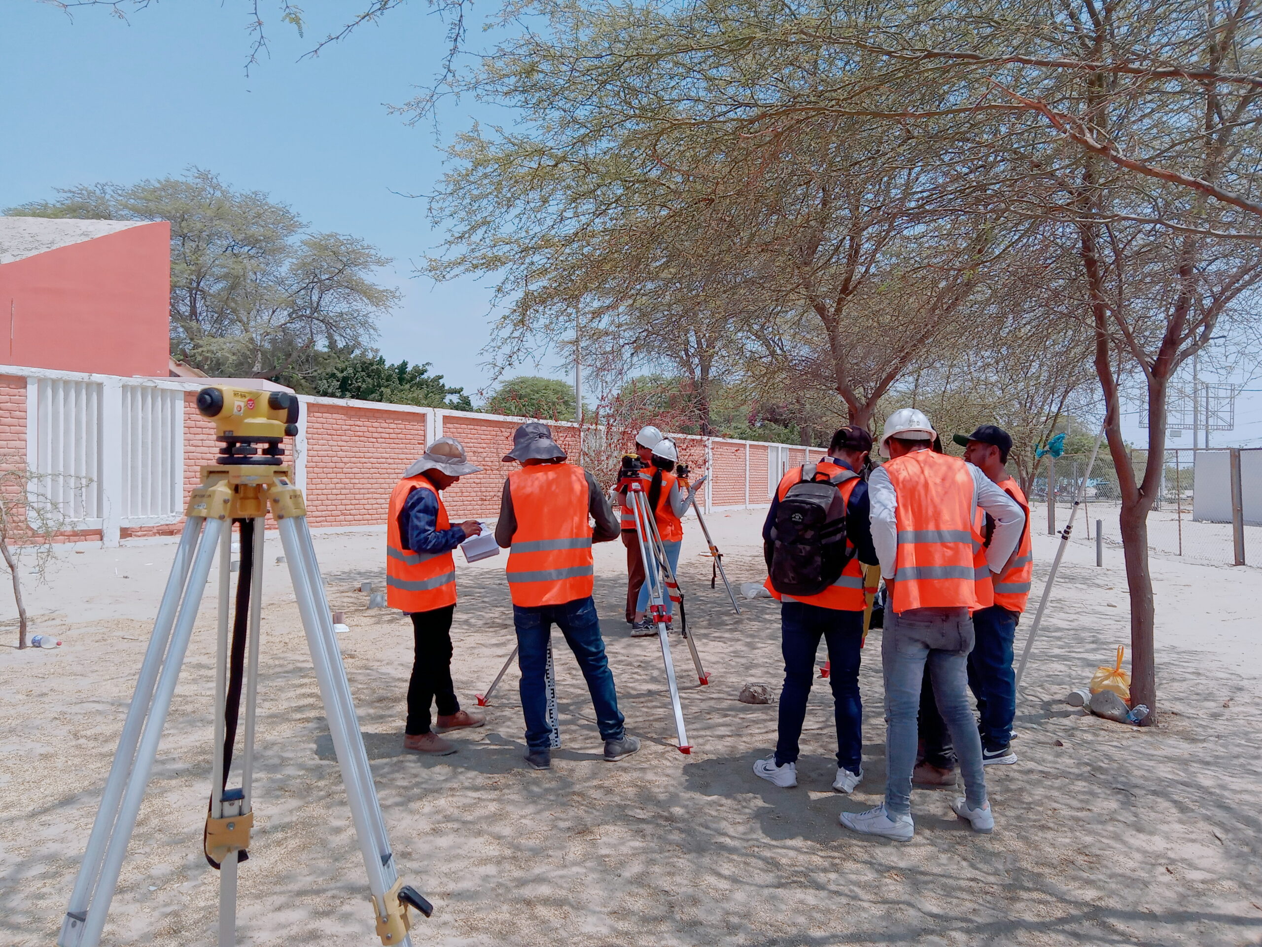 MANEJO DE NIVEL TOPOGRÁFICO